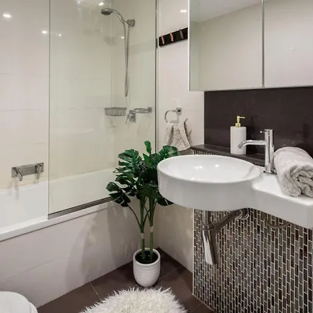 Indulgence At Meriton, Spectacular Views, Sleeps 6 Includes Carpark Apartment