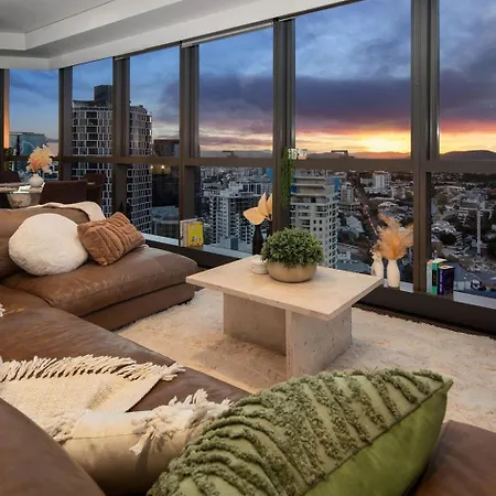 Apartment Indulgence At Meriton, Spectacular Views, Sleeps 6 Includes Carpark Brisbane