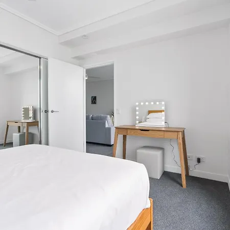 Chic 1 Bed Inner-city Retreat With Pool And Views *