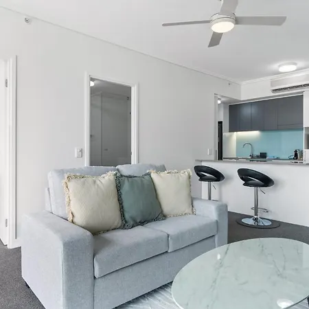 Chic 1 Bed Inner-city Retreat With Pool And Views Apartment Brisbane