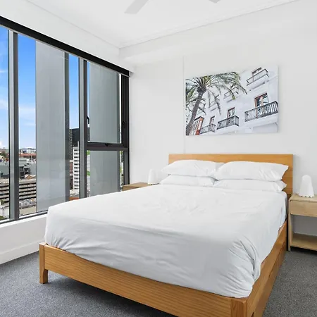 Apartment Chic 1 Bed Inner-city Retreat With Pool And Views Brisbane