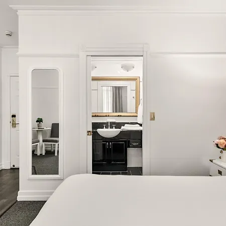 Apartment In Cbd Building *