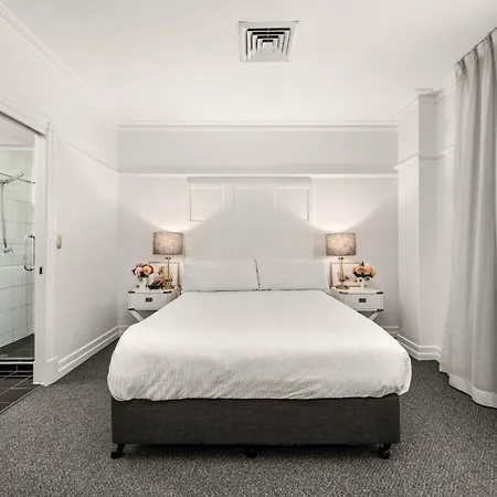 In Cbd Building Apartment