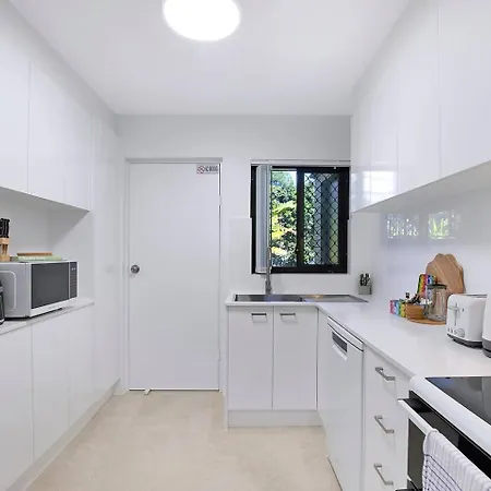 Leafy Hideout - Quiet Comfort Near Riverfront And Cbd Apartment *