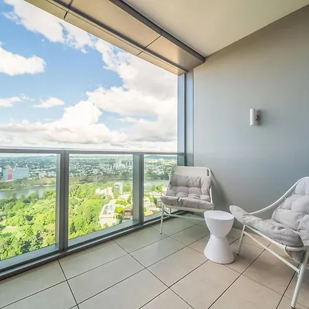 Apartment Queen's Wharf 1b+study Brisbane