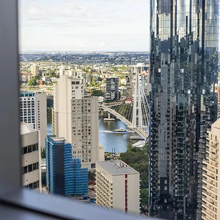 Apartment Queen's Wharf 1b+study *