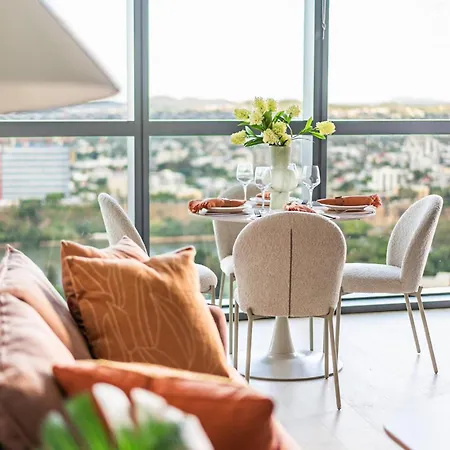 Queen's Wharf 1b+study Apartment