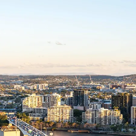 3br In Queen's Wharf - Level 29 With And Panoramic Views