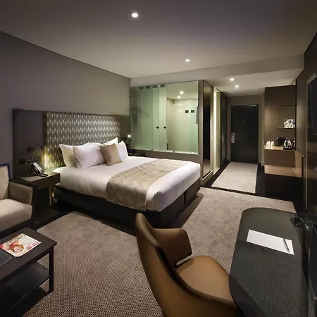 Hotel Pullman Airport 5*