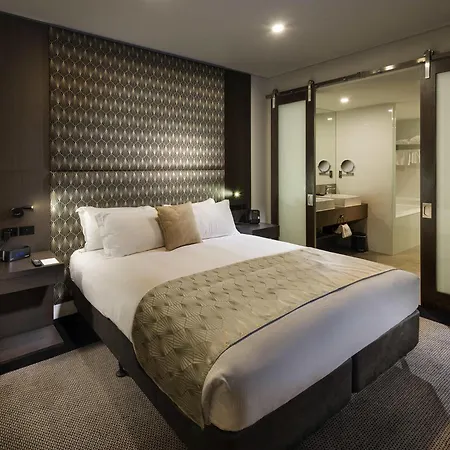 Hotel Pullman Airport 5*