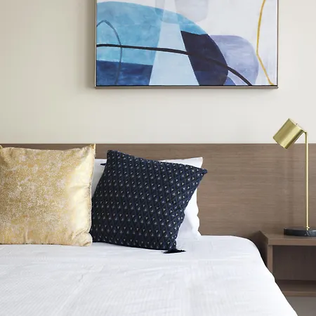 The Metropolitan Spring Hill 4*