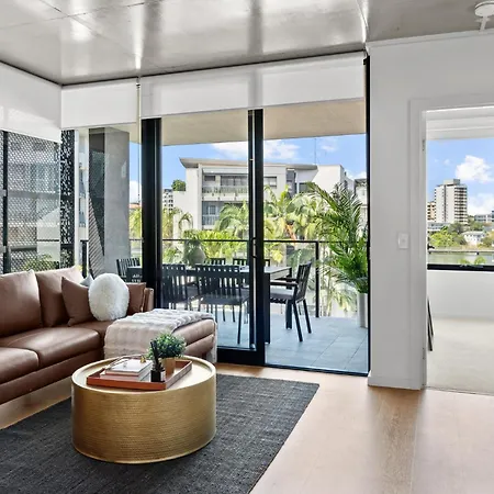 Riverfront Kangaroo Point Apartment Brisbane