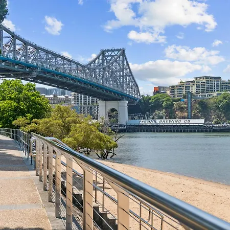 Riverfront Kangaroo Point