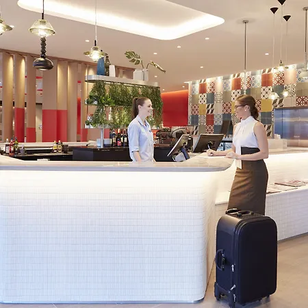 Holiday Inn Express Brisbane Central By Ihg Hotel 4*