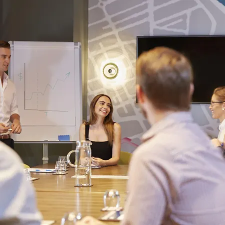 Holiday Inn Express Brisbane Central By Ihg 4* Brisbane