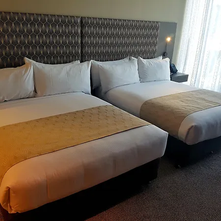 Hotel Pullman Airport 5*