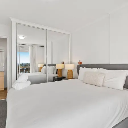 Stylish 2br Retreat With Pool, Gym & Balcony! * Brisbane