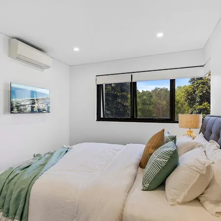 Park View Retreat -pool - 2 Min Walk Stones Corner Brisbane