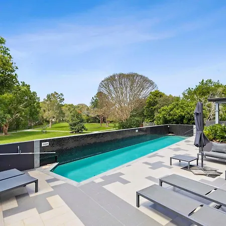 Park View Retreat -pool - 2 Min Walk Stones Corner Apartment *