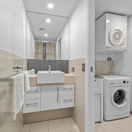 Proximity Waterfront 5* Redcliffe