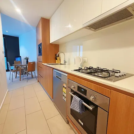Skytower Level 10 Relaxed 2br With Access C17