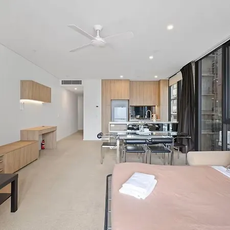 Apartment Level 10 Views 2br With Private Balcony & Parking Brisbane