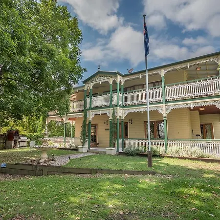Guest house Grove Manor