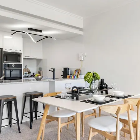 Apartment Parkland View At Roma Street