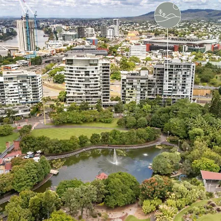 Parkland View At Roma Street Apartment
