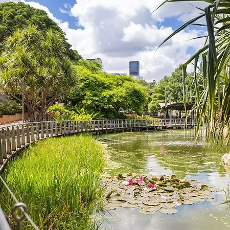 Apartment Parkland View At Roma Street Brisbane