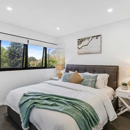 Park View Retreat -pool - 2 Min Walk Stones Corner Apartment Brisbane