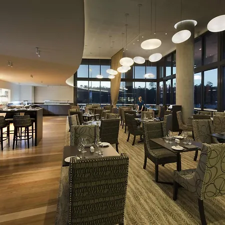 Pullman Airport Hotel 5*