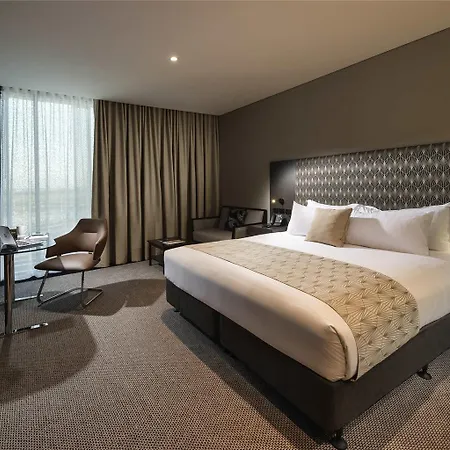 Pullman Airport Hotel 5*