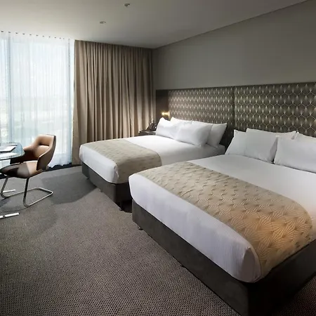 Hotel Pullman Airport 5*