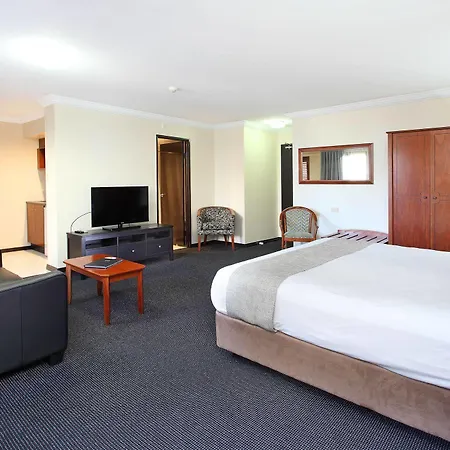 Hotel Ramada By Wyndham Windsor 4*