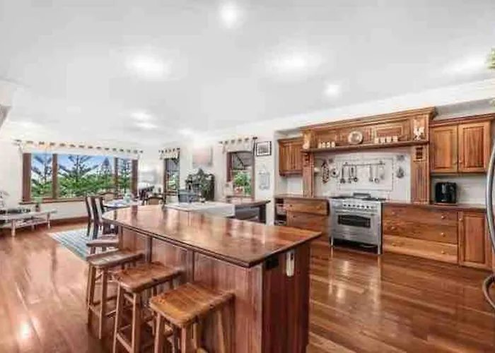 Rosebay Water Front 4 Bd Home