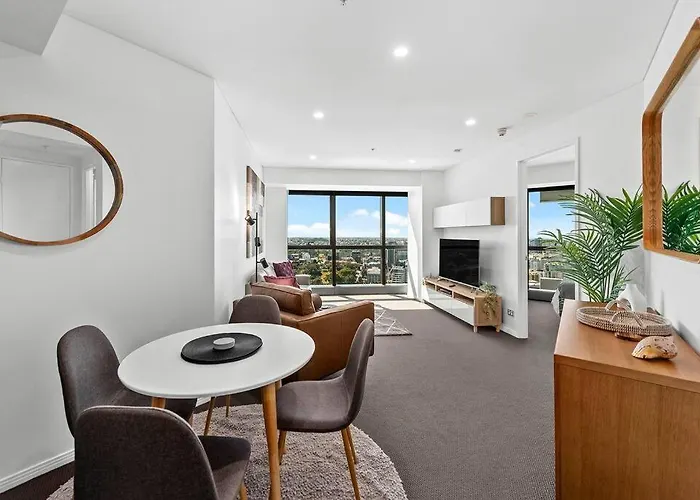 Infinity Excellence!~1Bed/1Bath/Office/1Car~Views!