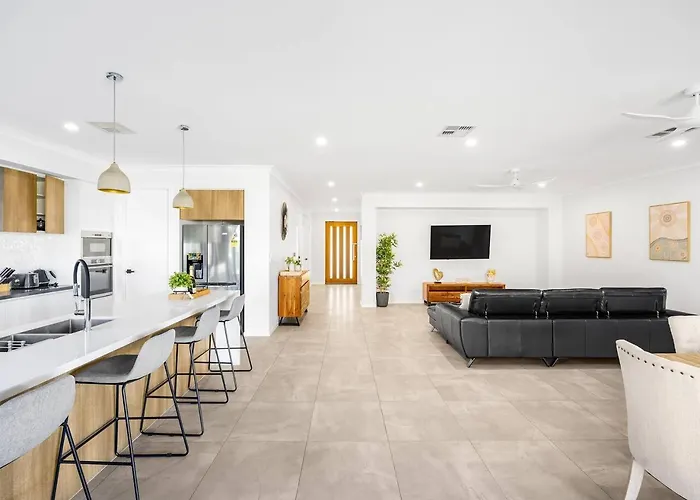 Luxury Golf Course Home With Theater At Cannon Hill