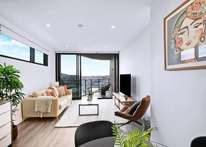 Above Brisbane King Suite With Rooftop Pool Deck