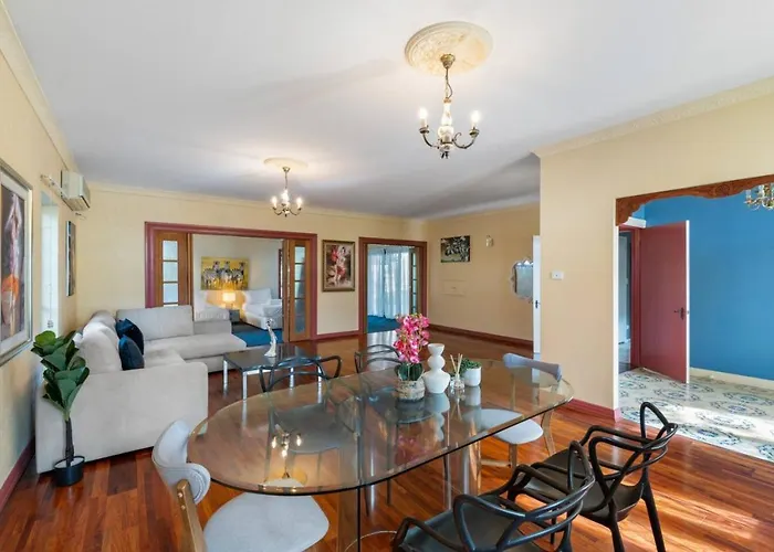 Spacious Affordable 7B3B 2 Living Pool Yard And Mall