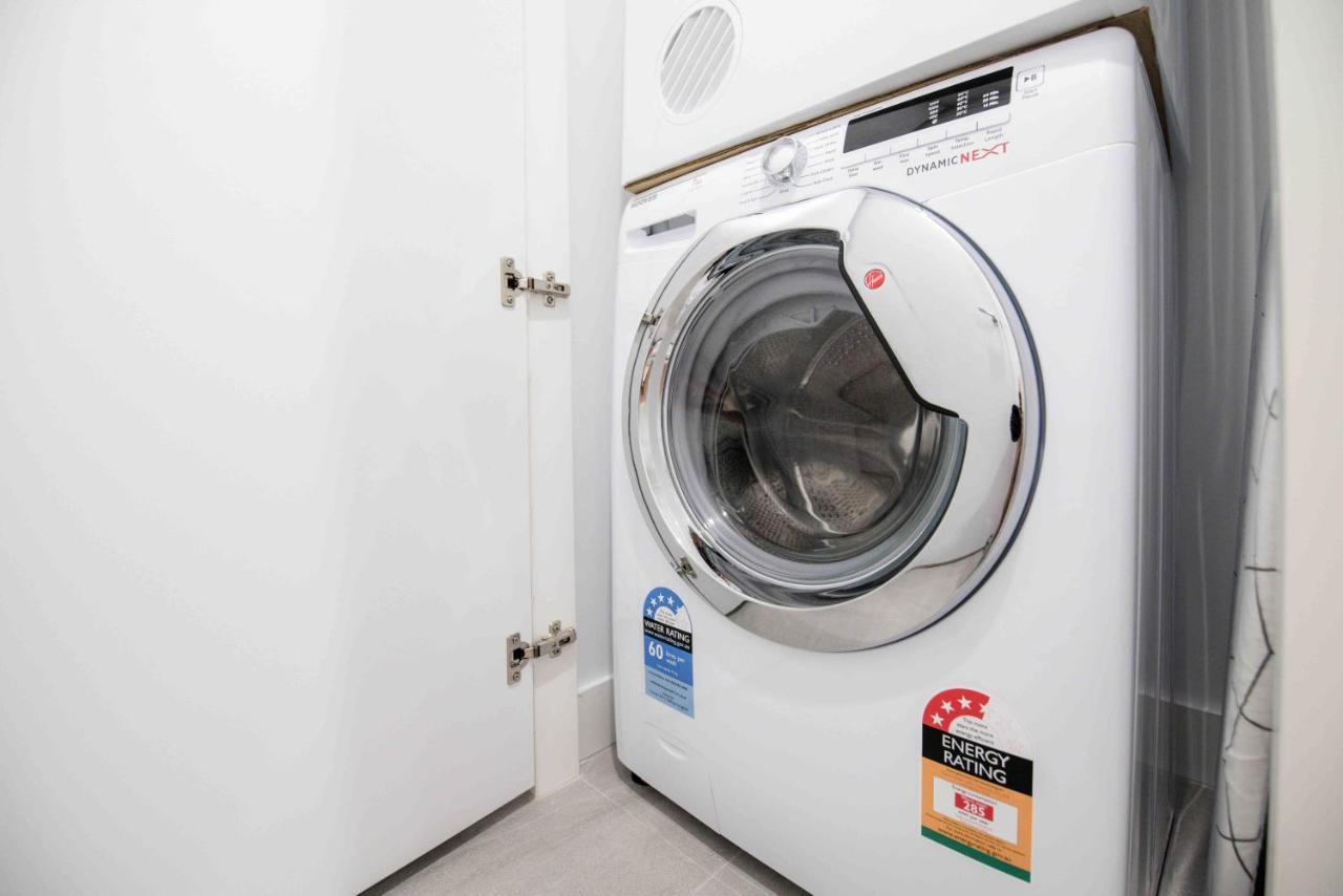 Kozyguru Fortitude Valley High Level 2 Bed + Free Parking Qfv179-2612 * Brisbane