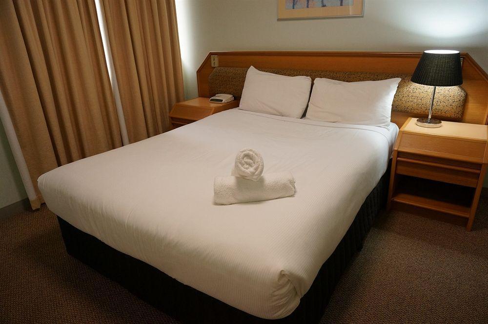 Aparthotel Abbey On Roma & 4*