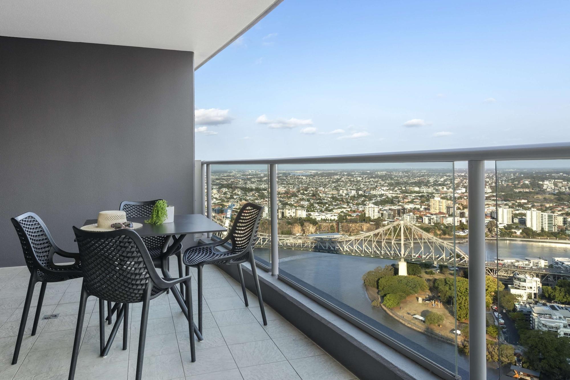 Aparthotel Oaks Aurora 4*