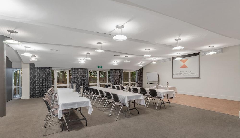 Airport International Hotel