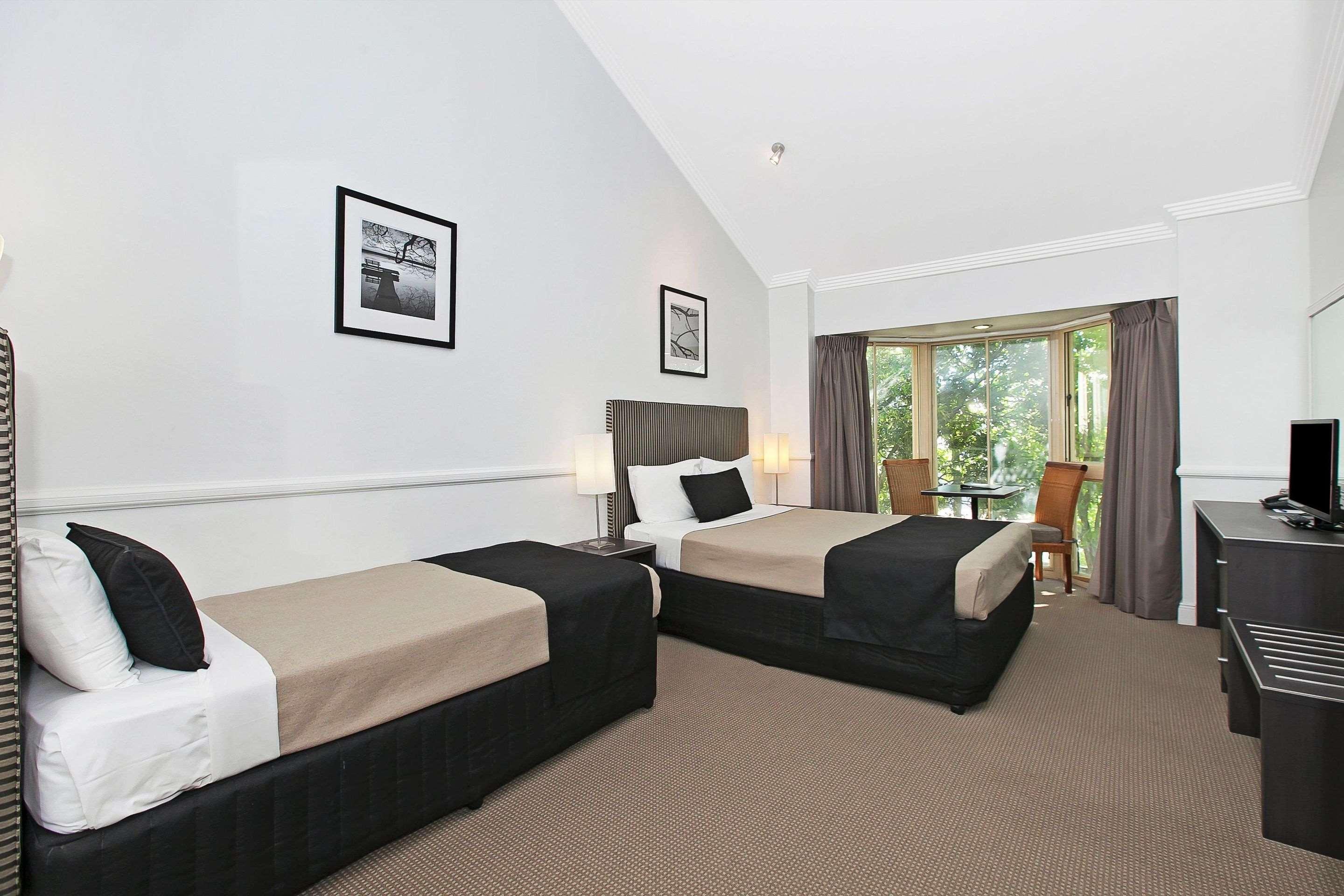 Comfort & Northgate Airport Inn