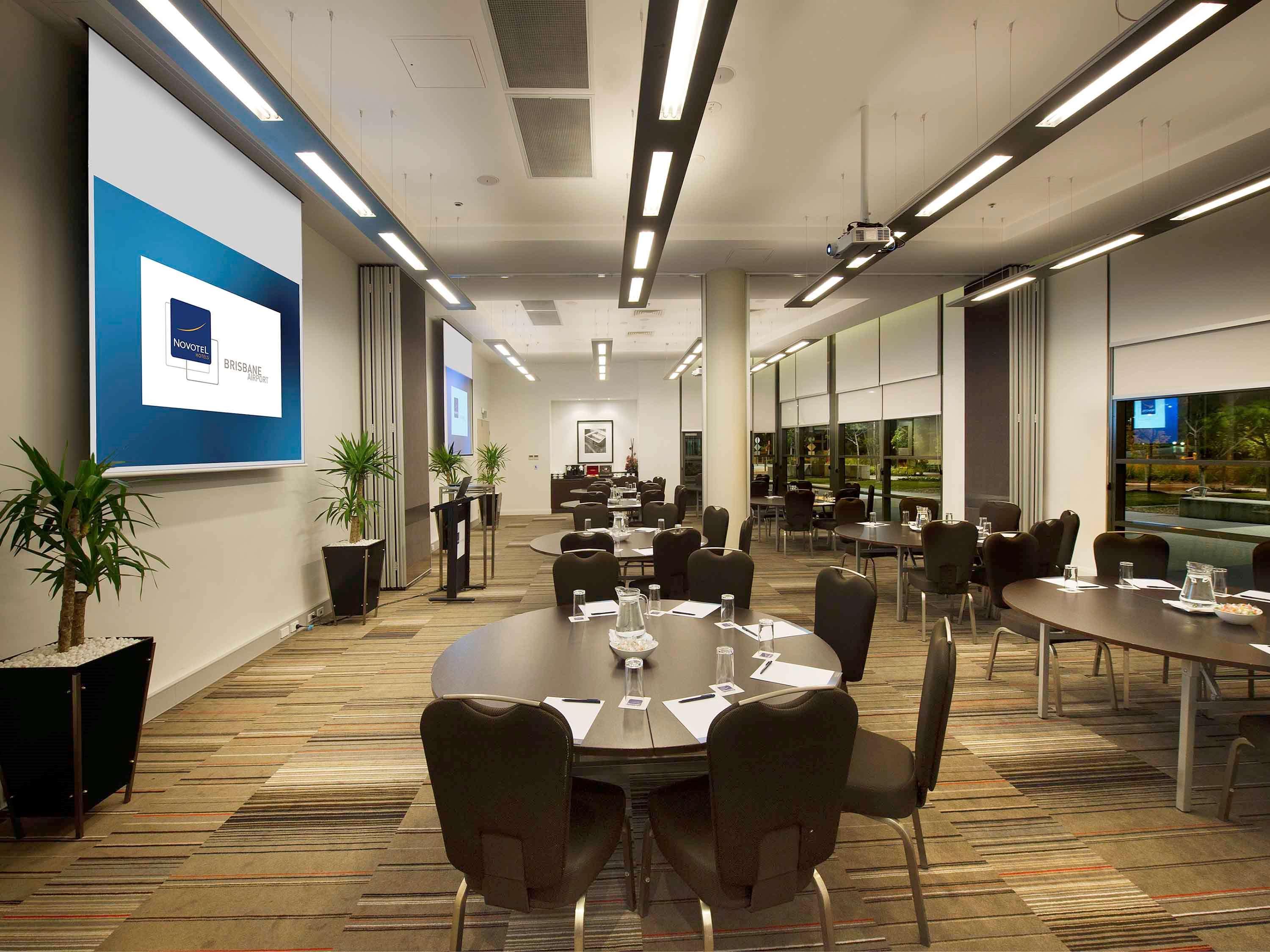 Novotel Airport Hotel 4*