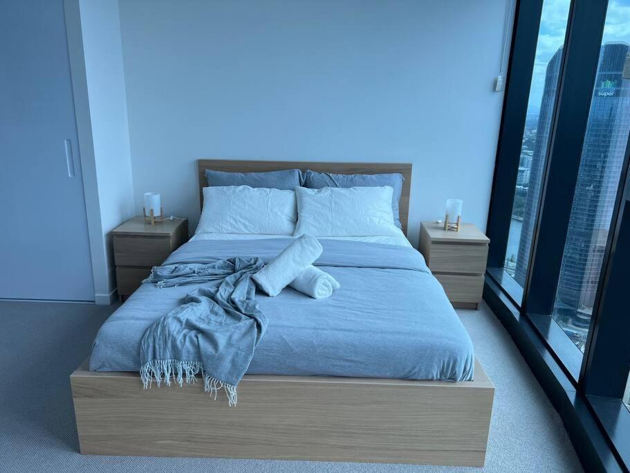 Amazing Views 60th Level Skytower 3 Bedrooms Apartment *