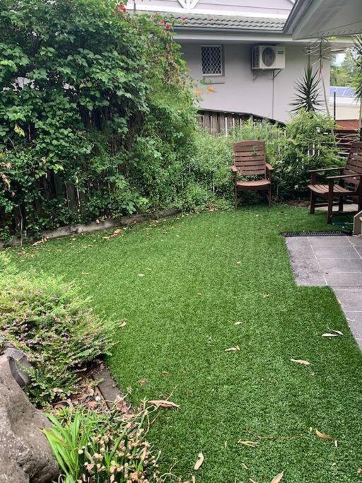 4br Exec Large House Close To Shops,train & Buses Villa Brisbane