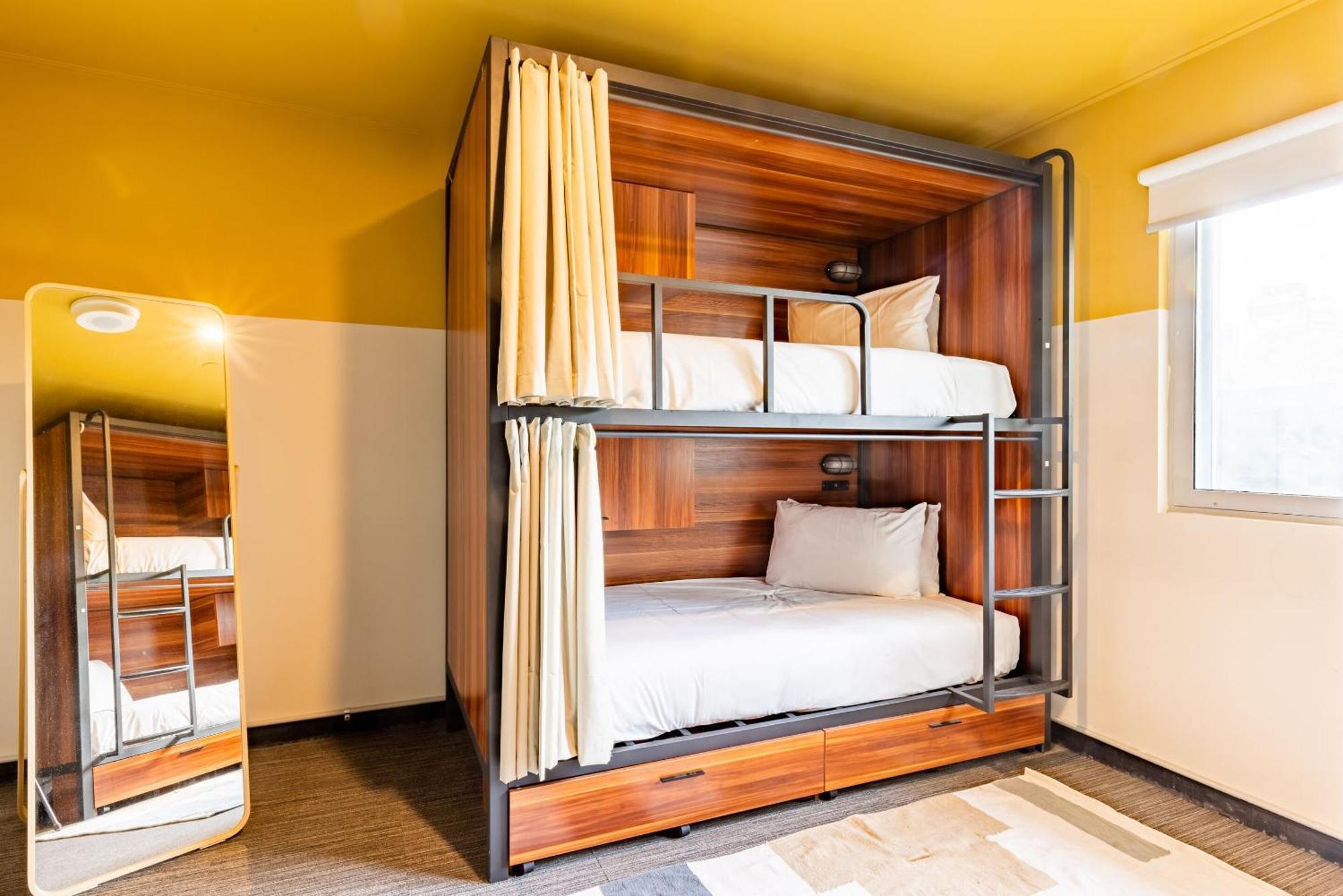Hotel Roamer