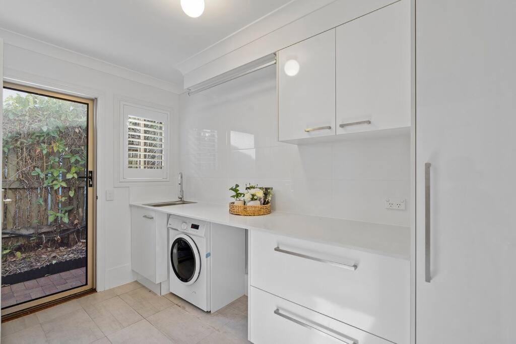 Designer's With Pool * Brisbane